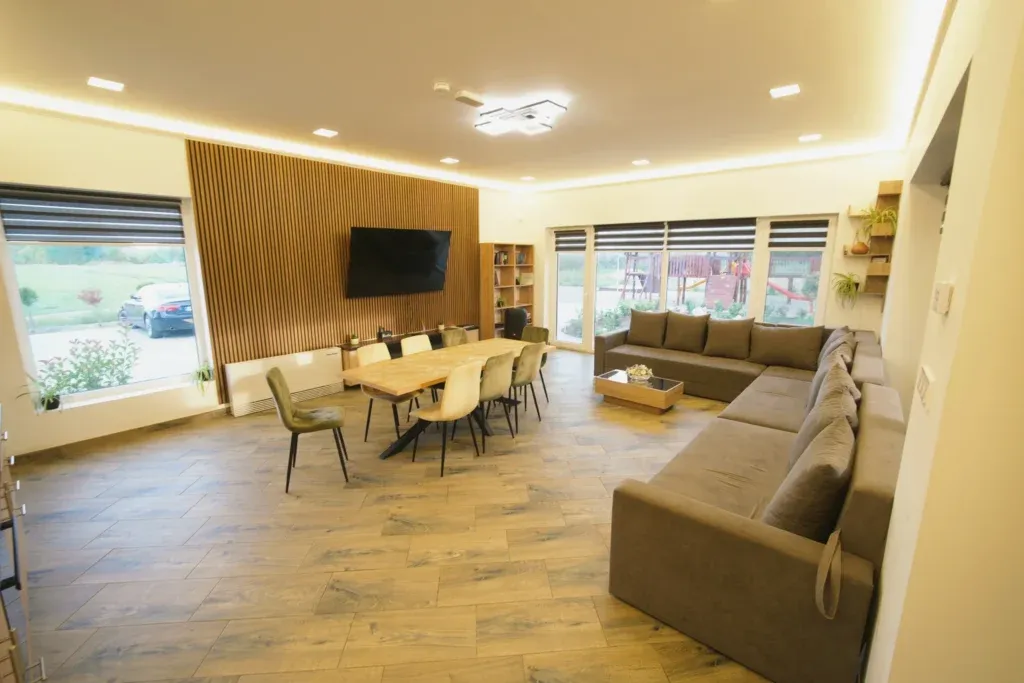 Közös konyha és nappali – Kraszna Spa Vendégház